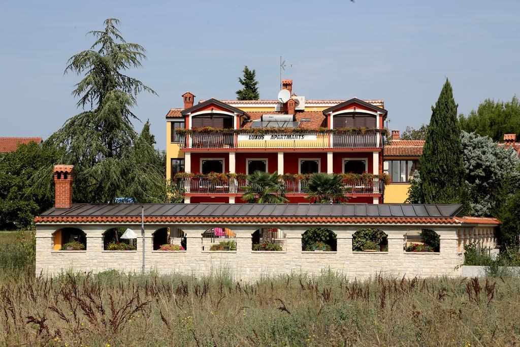 Apartments Max Vrsar Luaran gambar