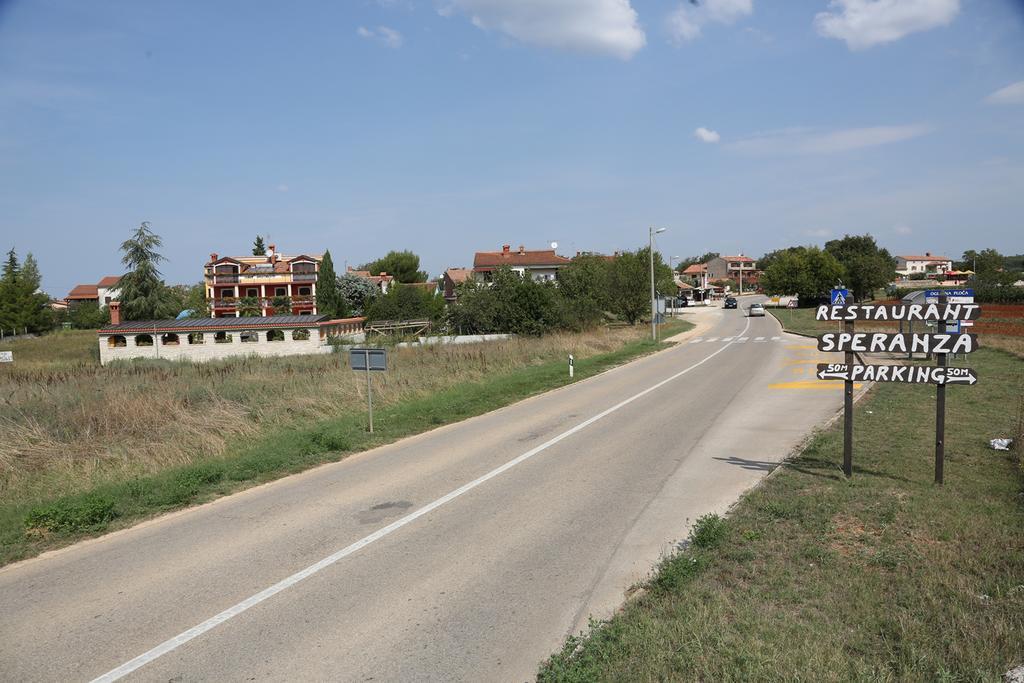 Apartments Max Vrsar Luaran gambar