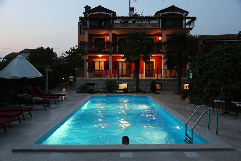 Apartments Max Vrsar Luaran gambar