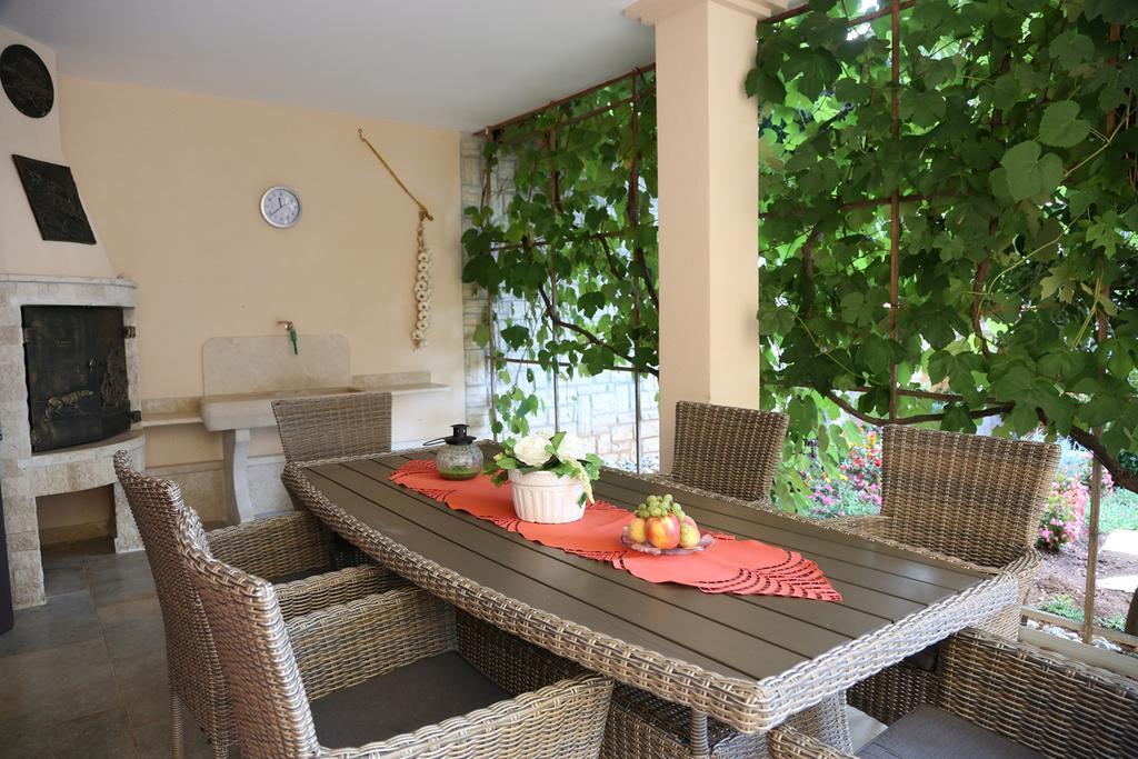 Apartments Max Vrsar Luaran gambar