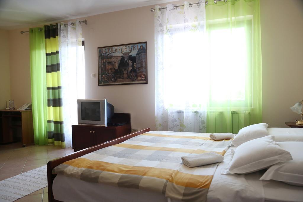 Apartments Max Vrsar Luaran gambar