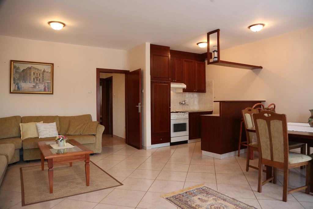 Apartments Max Vrsar Luaran gambar