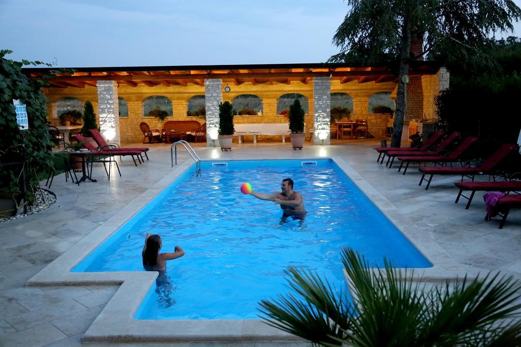 Apartments Max Vrsar Luaran gambar