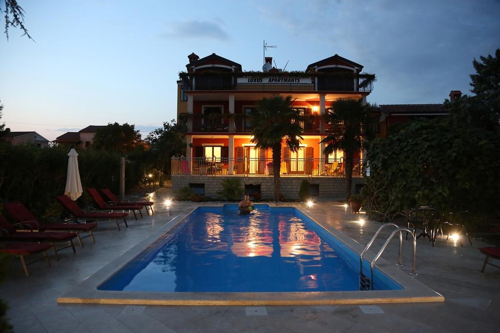 Apartments Max Vrsar Luaran gambar