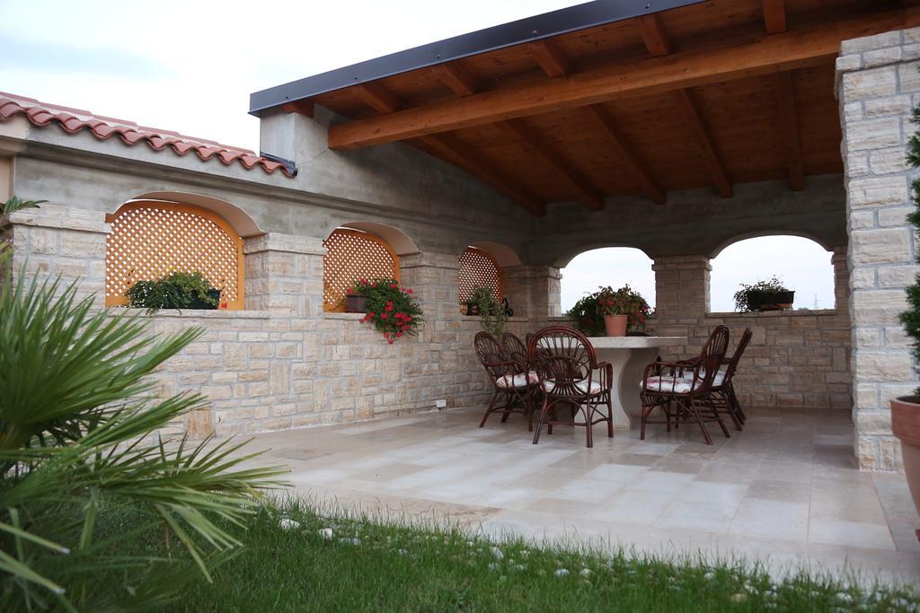 Apartments Max Vrsar Luaran gambar
