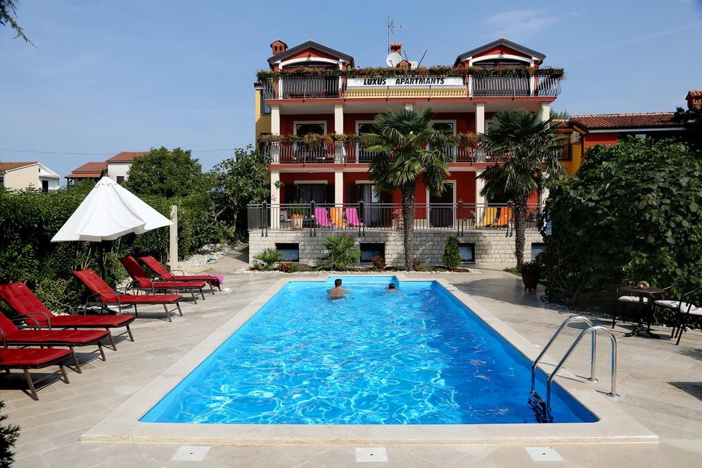 Apartments Max Vrsar Luaran gambar